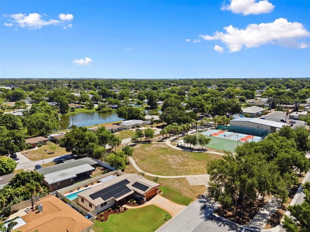 5915 46th Avenue N Kenneth City FL 33709