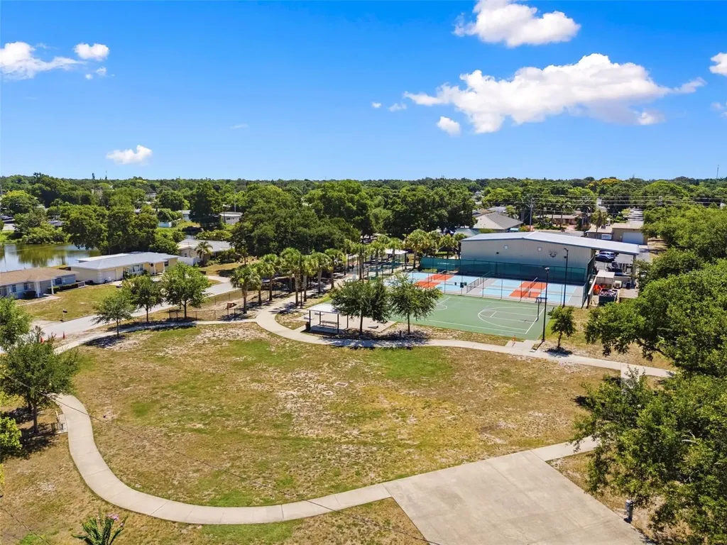 5915 46th Avenue N Kenneth City FL 33709