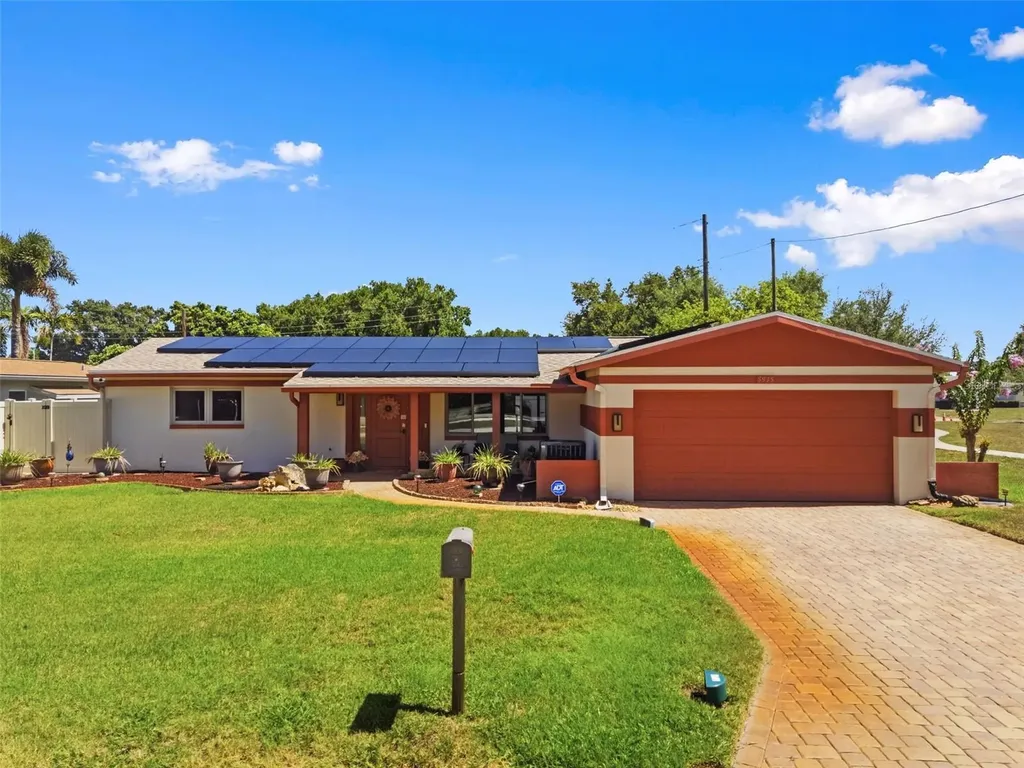 5915 46th Avenue N Kenneth City FL 33709