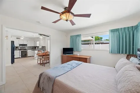 5915 46th Avenue N Kenneth City FL 33709