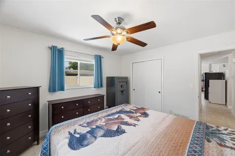 5915 46th Avenue N Kenneth City FL 33709