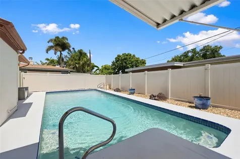 5915 46th Avenue N Kenneth City FL 33709