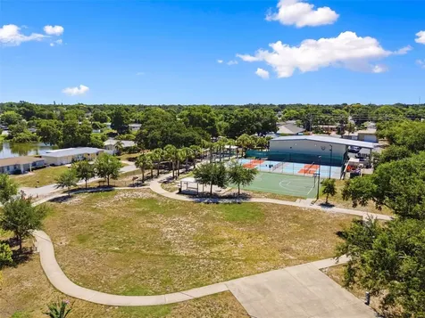 5915 46th Avenue N Kenneth City FL 33709