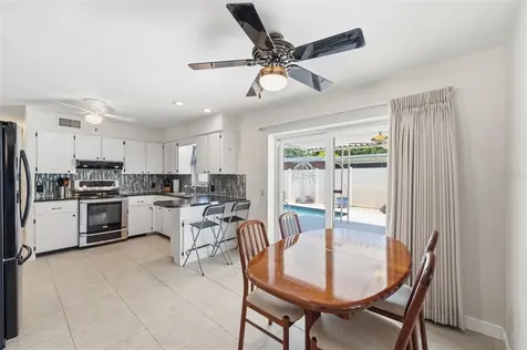 5915 46th Avenue N Kenneth City FL 33709