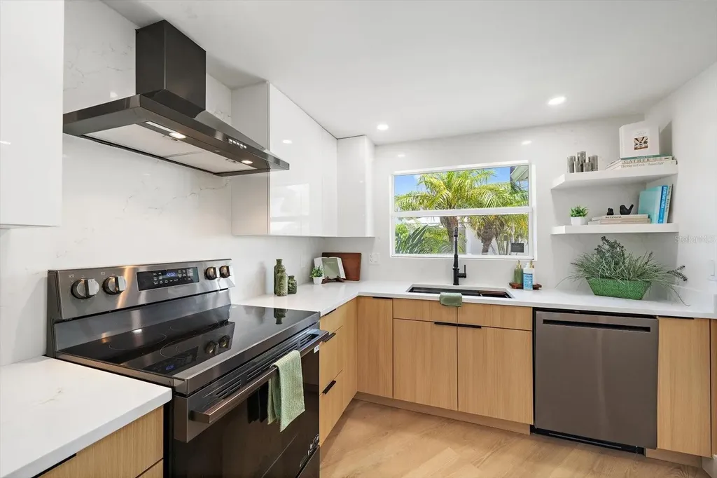 578 Spanish Drive S Longboat Key FL 34228