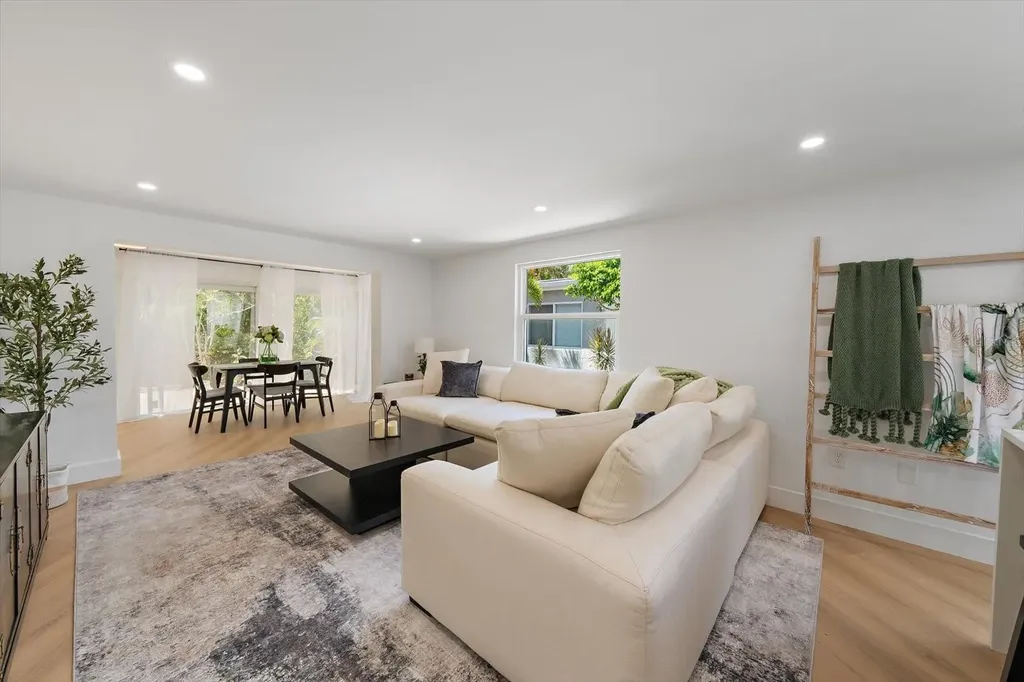 578 Spanish Drive S Longboat Key FL 34228