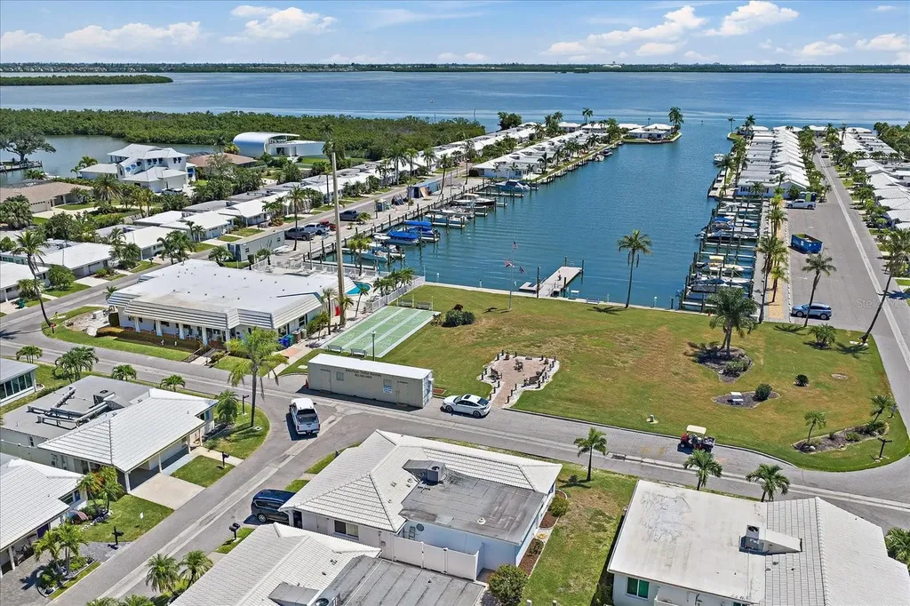 578 Spanish Drive S Longboat Key FL 34228