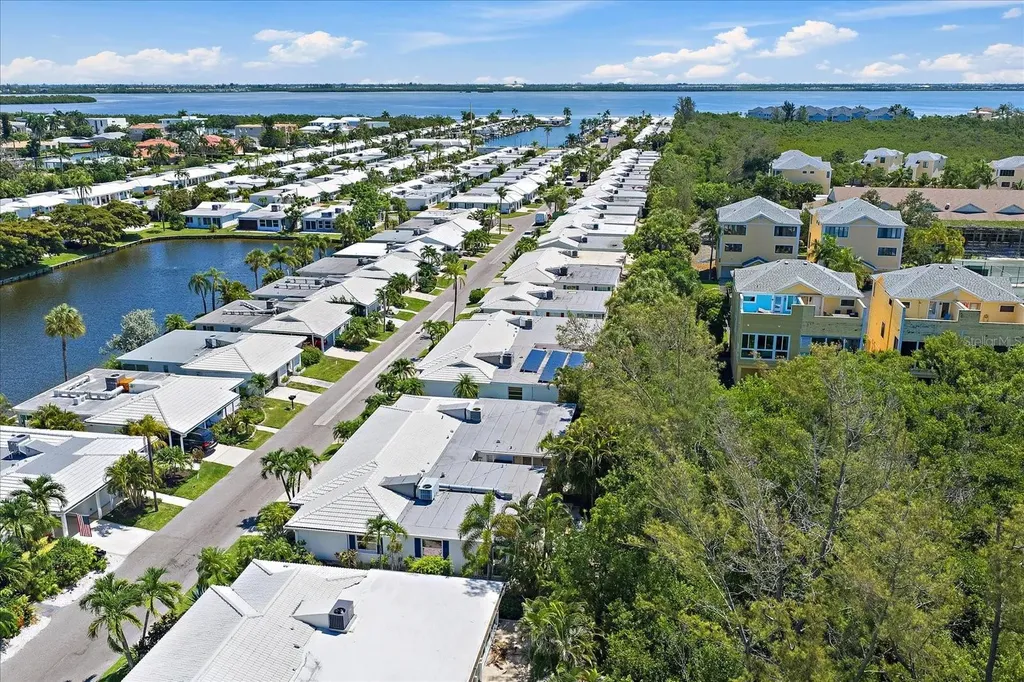 578 Spanish Drive S Longboat Key FL 34228