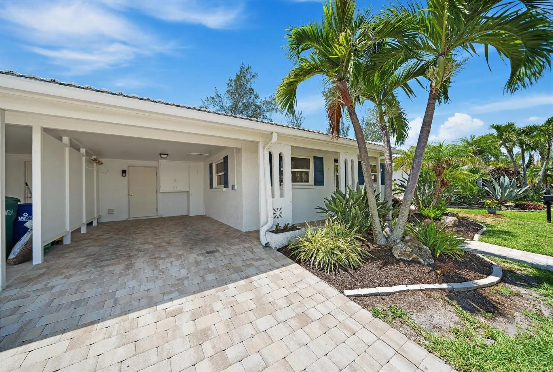 578 Spanish Drive S Longboat Key FL 34228