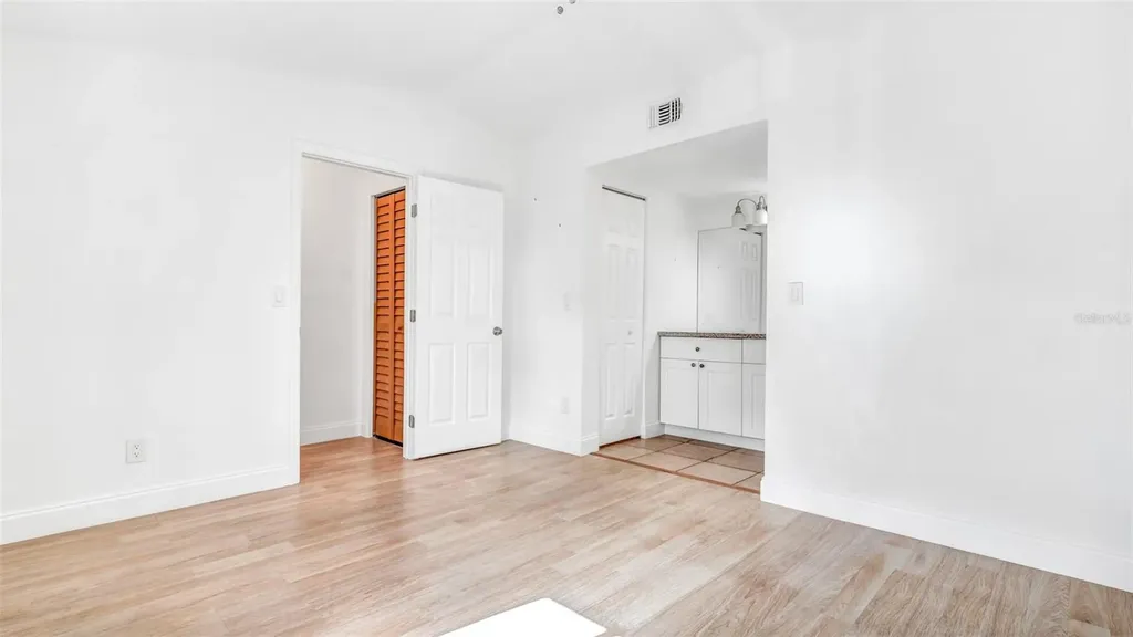 3913 Oak Limb Court Tampa FL 33614