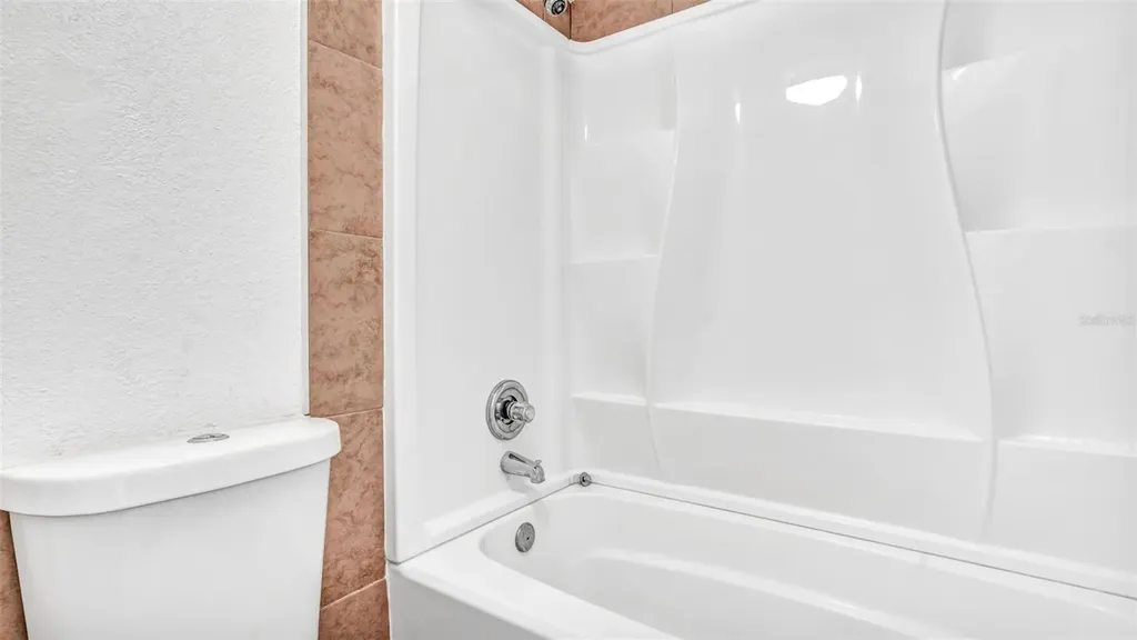 3913 Oak Limb Court Tampa FL 33614
