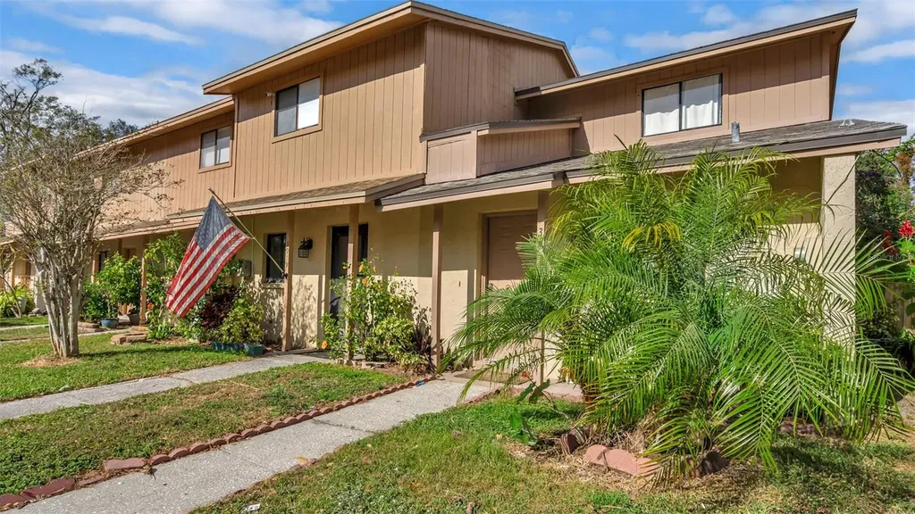 3913 Oak Limb Court Tampa FL 33614