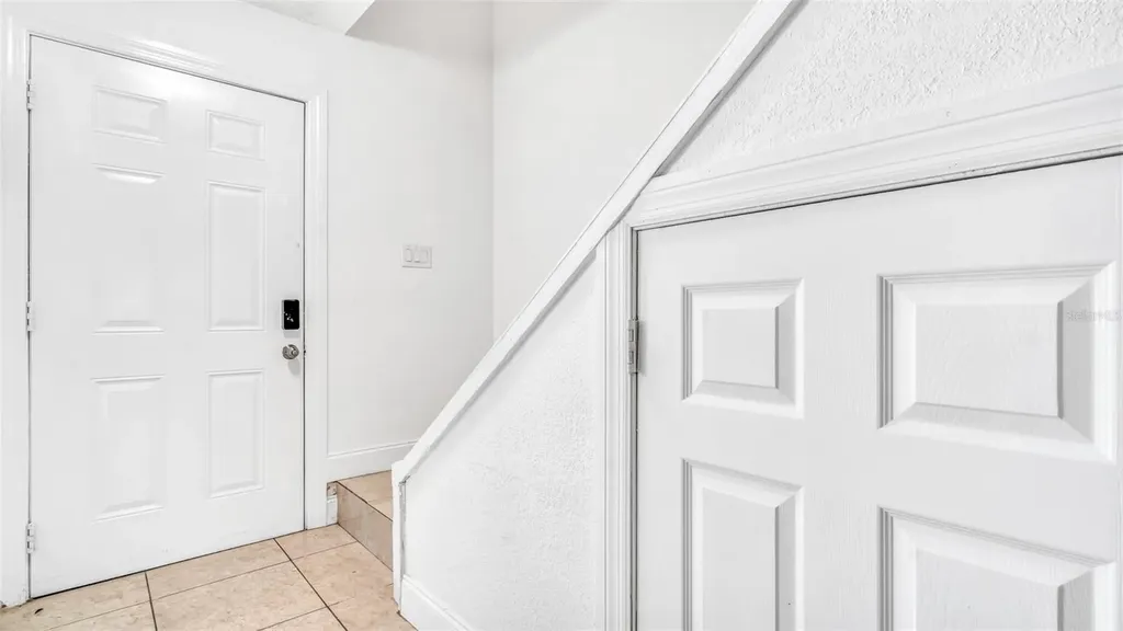 3913 Oak Limb Court Tampa FL 33614