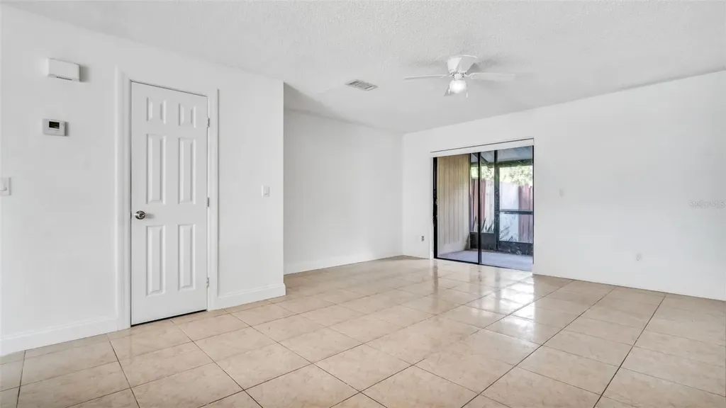 3913 Oak Limb Court Tampa FL 33614