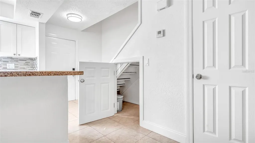 3913 Oak Limb Court Tampa FL 33614