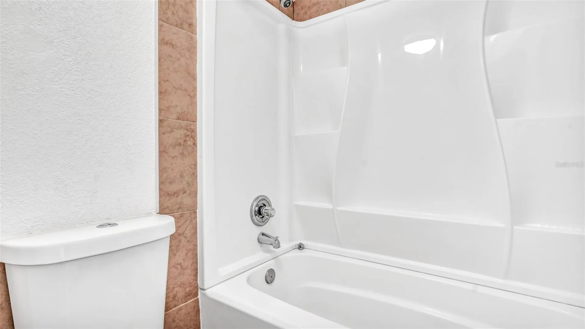 3913 Oak Limb Court Tampa FL 33614