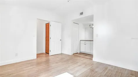 3913 Oak Limb Court Tampa FL 33614