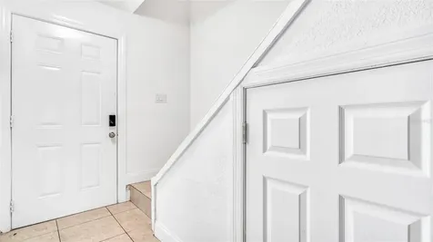 3913 Oak Limb Court Tampa FL 33614