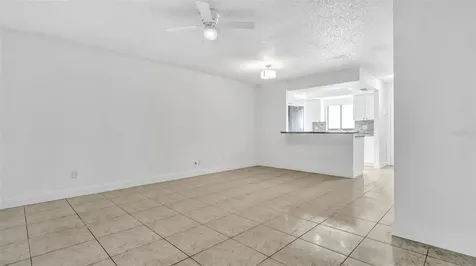 3913 Oak Limb Court Tampa FL 33614