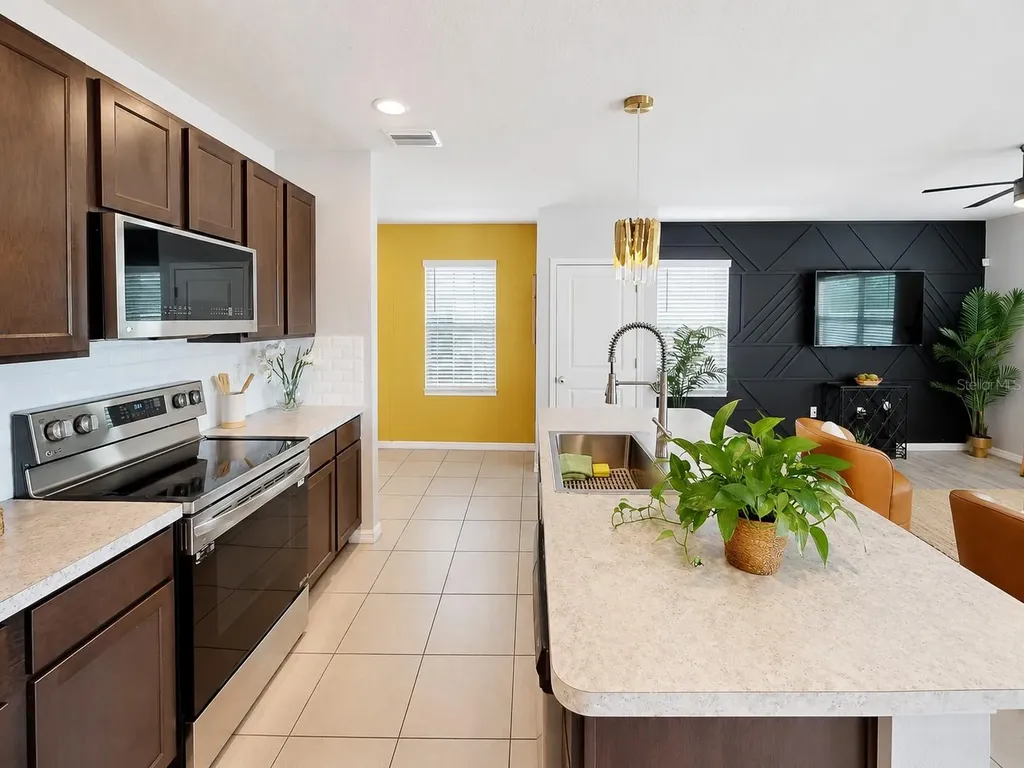 10153 Geese Trail Circle Sun City Center FL 33573