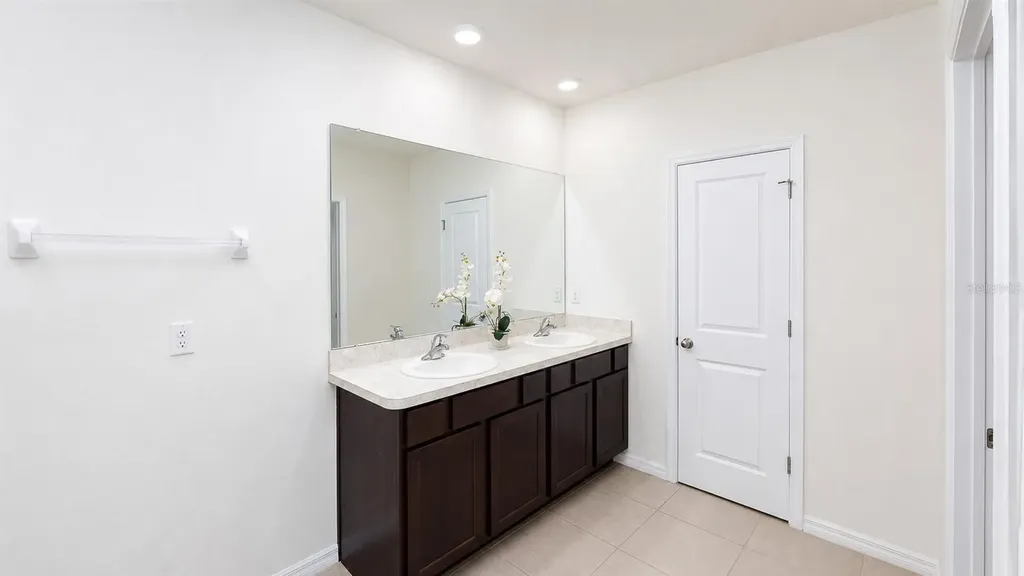 10153 Geese Trail Circle Sun City Center FL 33573