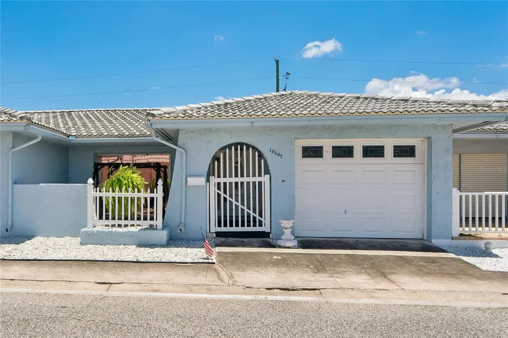 10407 Larchmont Place N Pinellas Park FL 33782