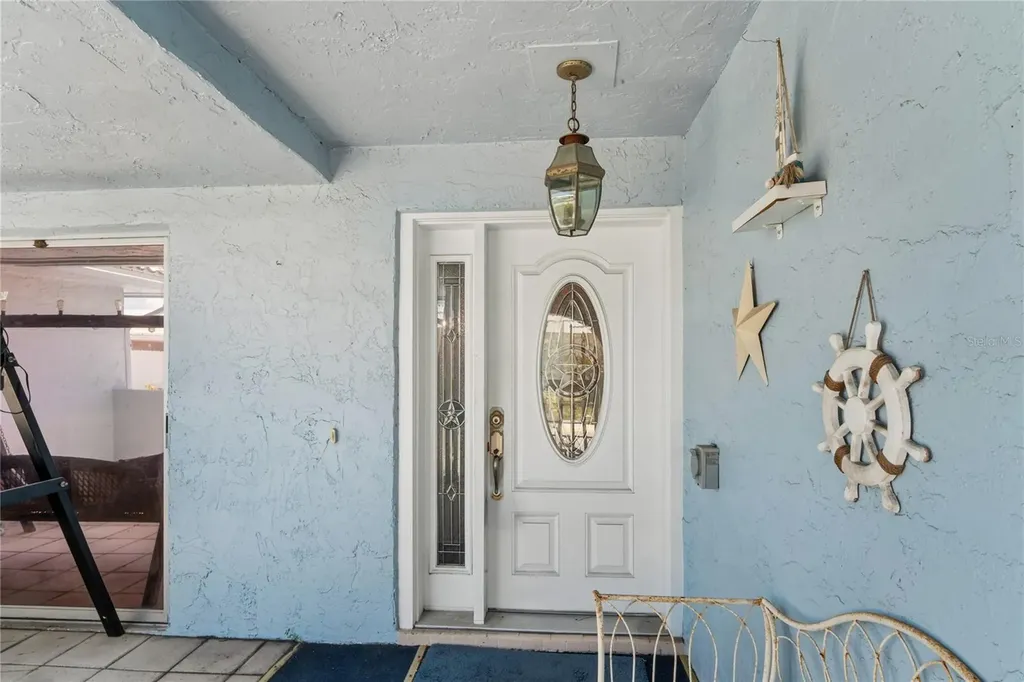 10407 Larchmont Place N Pinellas Park FL 33782