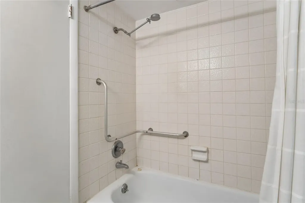 10407 Larchmont Place N Pinellas Park FL 33782