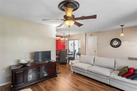 10407 Larchmont Place N Pinellas Park FL 33782
