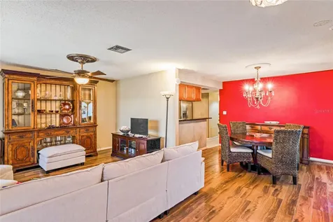 10407 Larchmont Place N Pinellas Park FL 33782