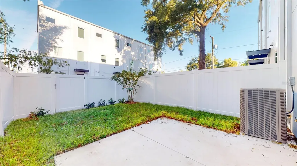 1520 N Pierce Street Tampa FL 33602