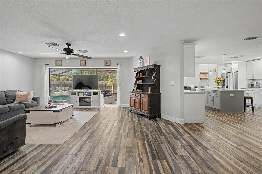 2717 Redford Court E Clearwater FL 33761