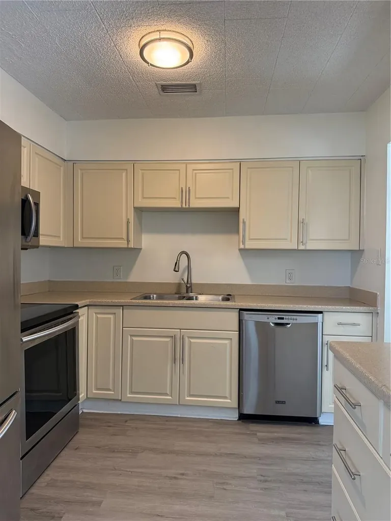 1111 E Okaloosa Avenue Tampa FL 33604