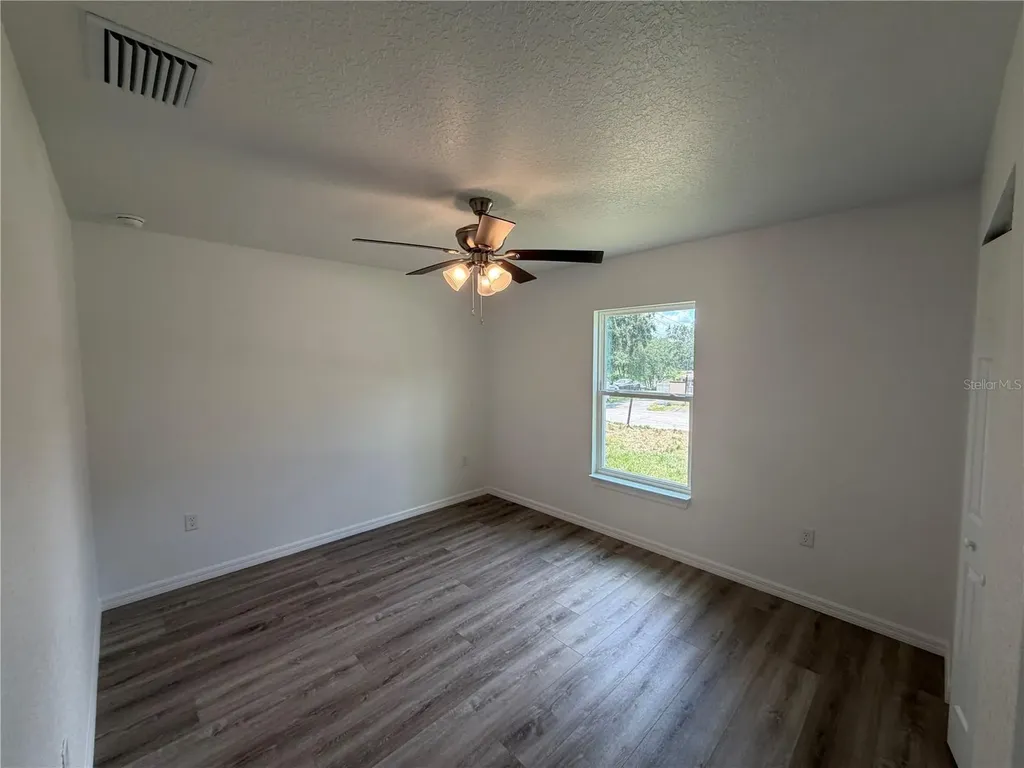16683 SE 63 Lane Ocklawaha FL 32179