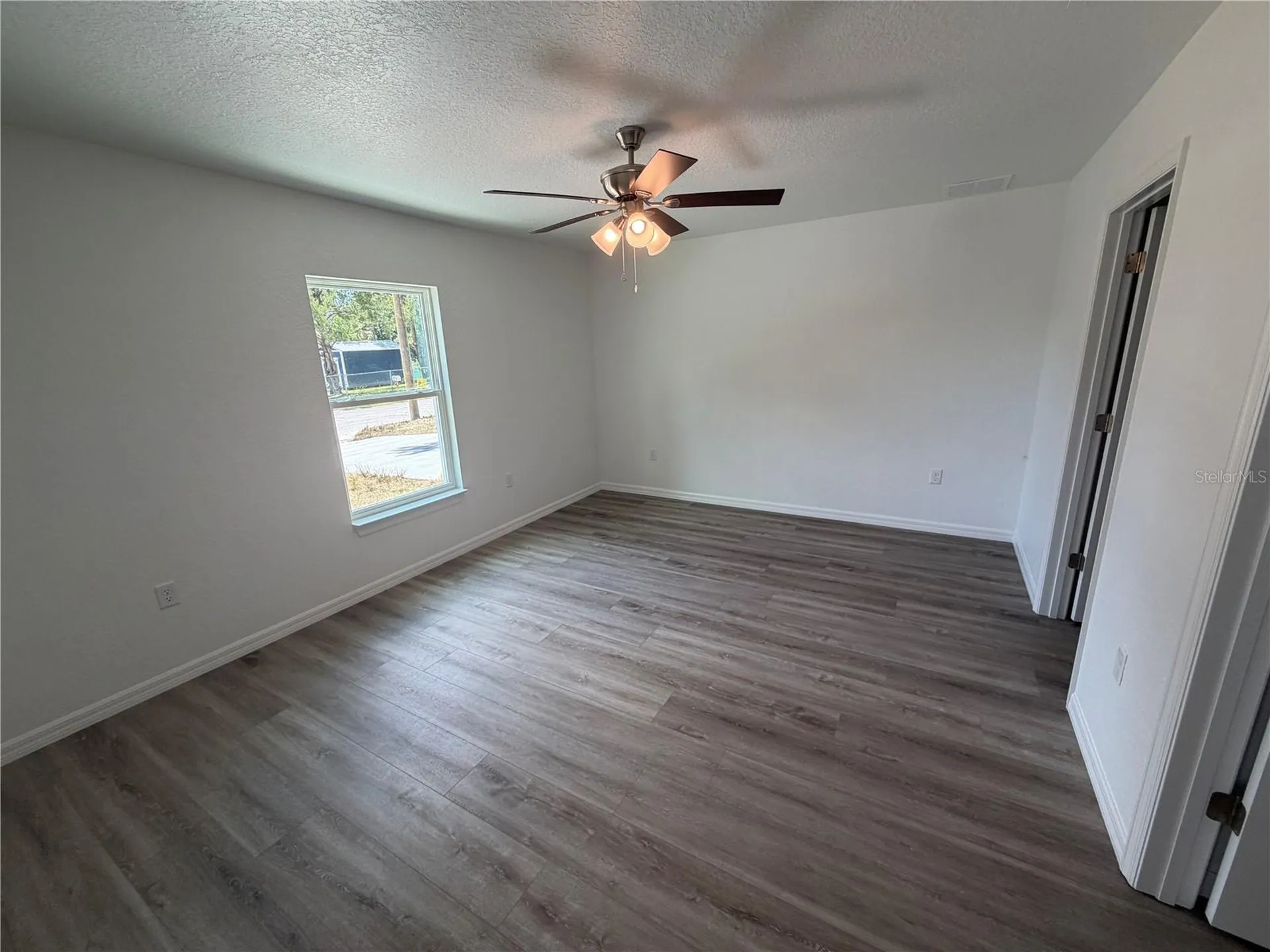 16683 SE 63 Lane Ocklawaha FL 32179