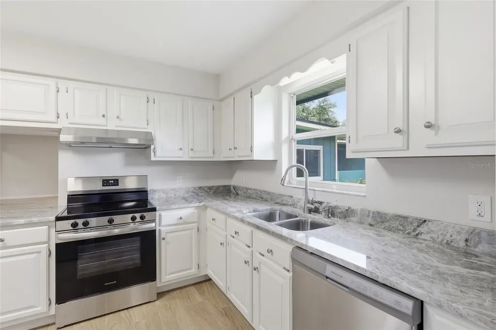 6028 Yarborough Lane Lakeland FL 33812