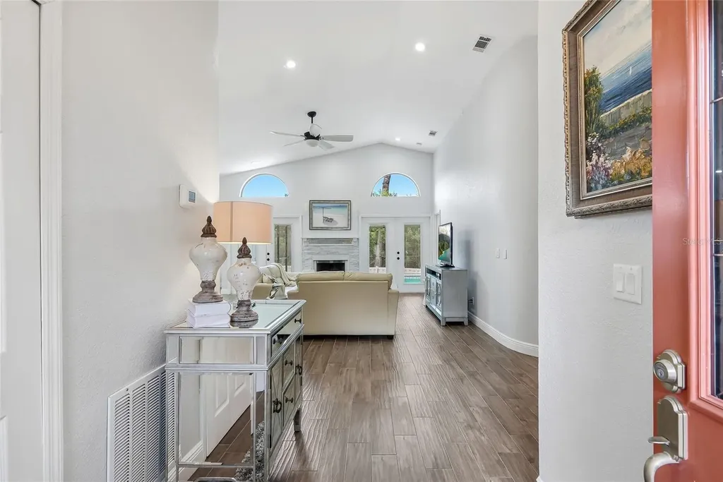 5274 White Sand Circle NE St Petersburg FL 33703
