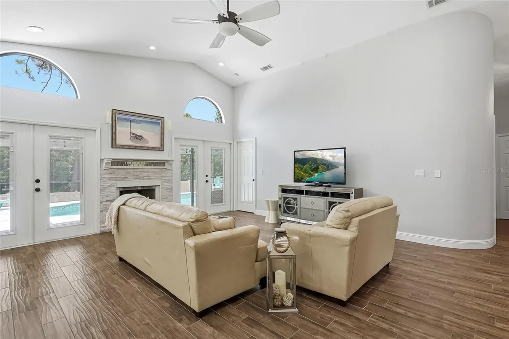 5274 White Sand Circle NE St Petersburg FL 33703