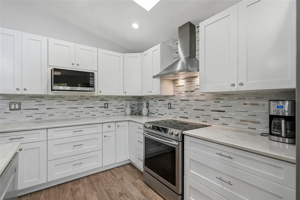 5274 White Sand Circle NE St Petersburg FL 33703