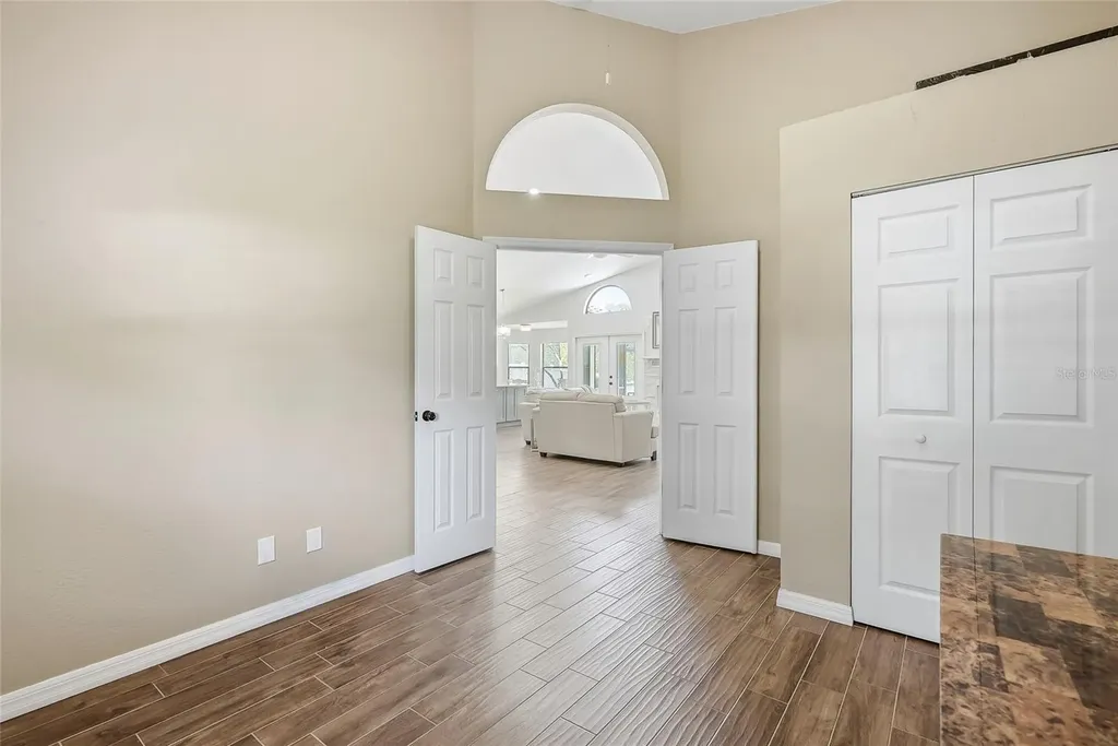 5274 White Sand Circle NE St Petersburg FL 33703