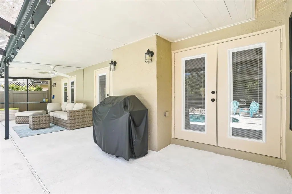 5274 White Sand Circle NE St Petersburg FL 33703