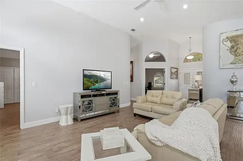 5274 White Sand Circle NE St Petersburg FL 33703