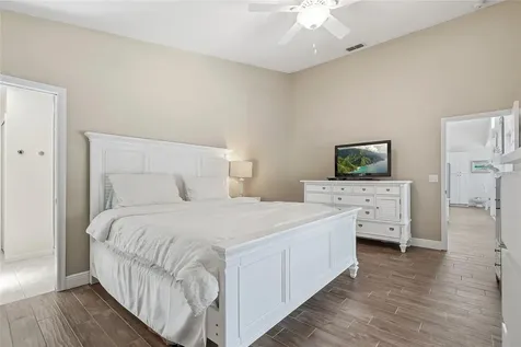 5274 White Sand Circle NE St Petersburg FL 33703