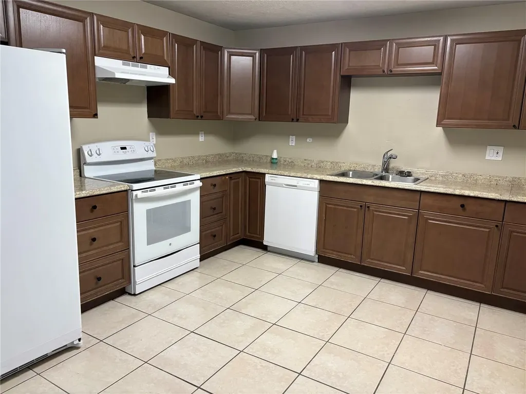1116 W 40th Avenue Bradenton FL 34205
