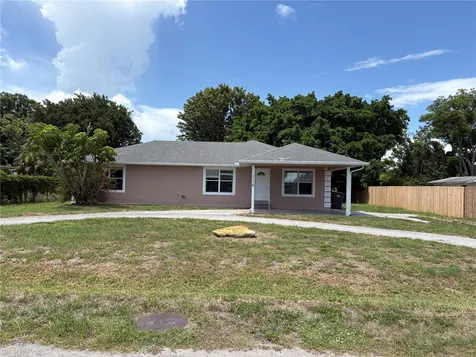 1116 W 40th Avenue Bradenton FL 34205