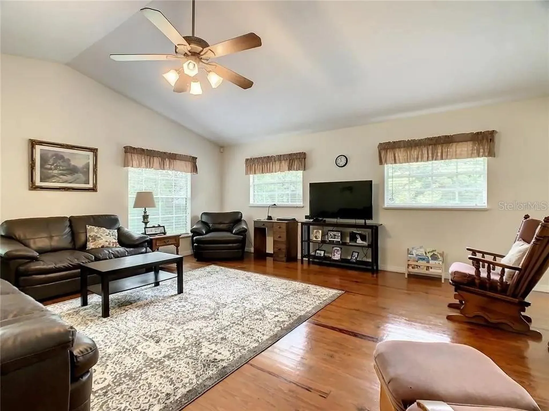17444 East Road Umatilla FL 32784