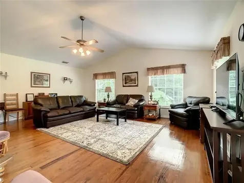 17444 East Road Umatilla FL 32784