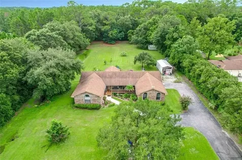 17444 East Road Umatilla FL 32784