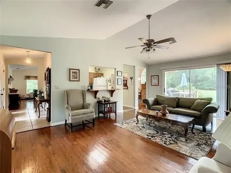 17444 East Road Umatilla FL 32784