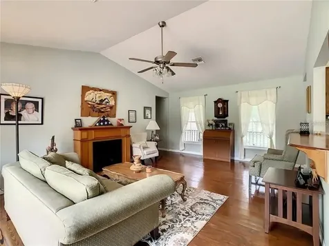 17444 East Road Umatilla FL 32784